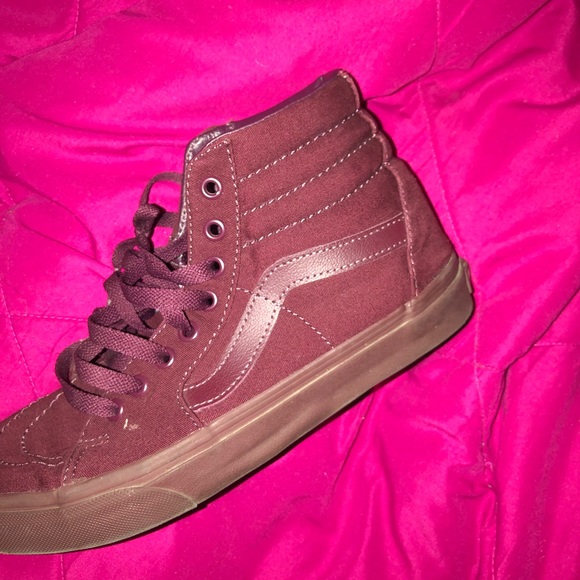 •Shoes - Picture 2 of 2